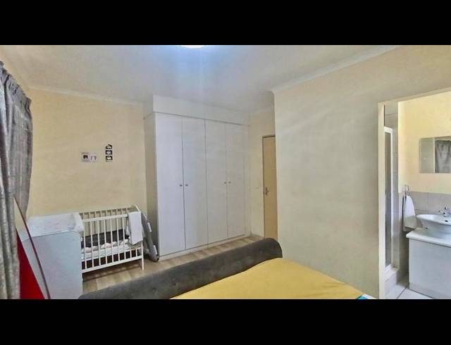 2 BEDROOM APARTMENT FOR SALE IN VANDERBIJLPARK SW 5